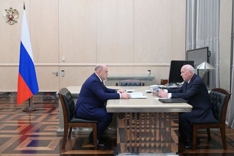 Премьер-министр Михаил Мишустин встретился с директором госкорпорации "Ростех" Сергеем Чемезовым
