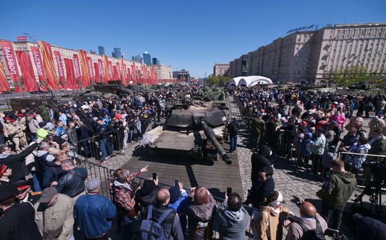 Выставка трофейного вооружения и техники на Поклонной горе