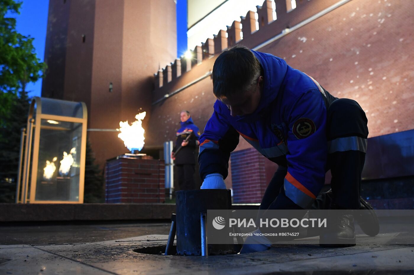 Профилактика Вечного огня в Александровском саду