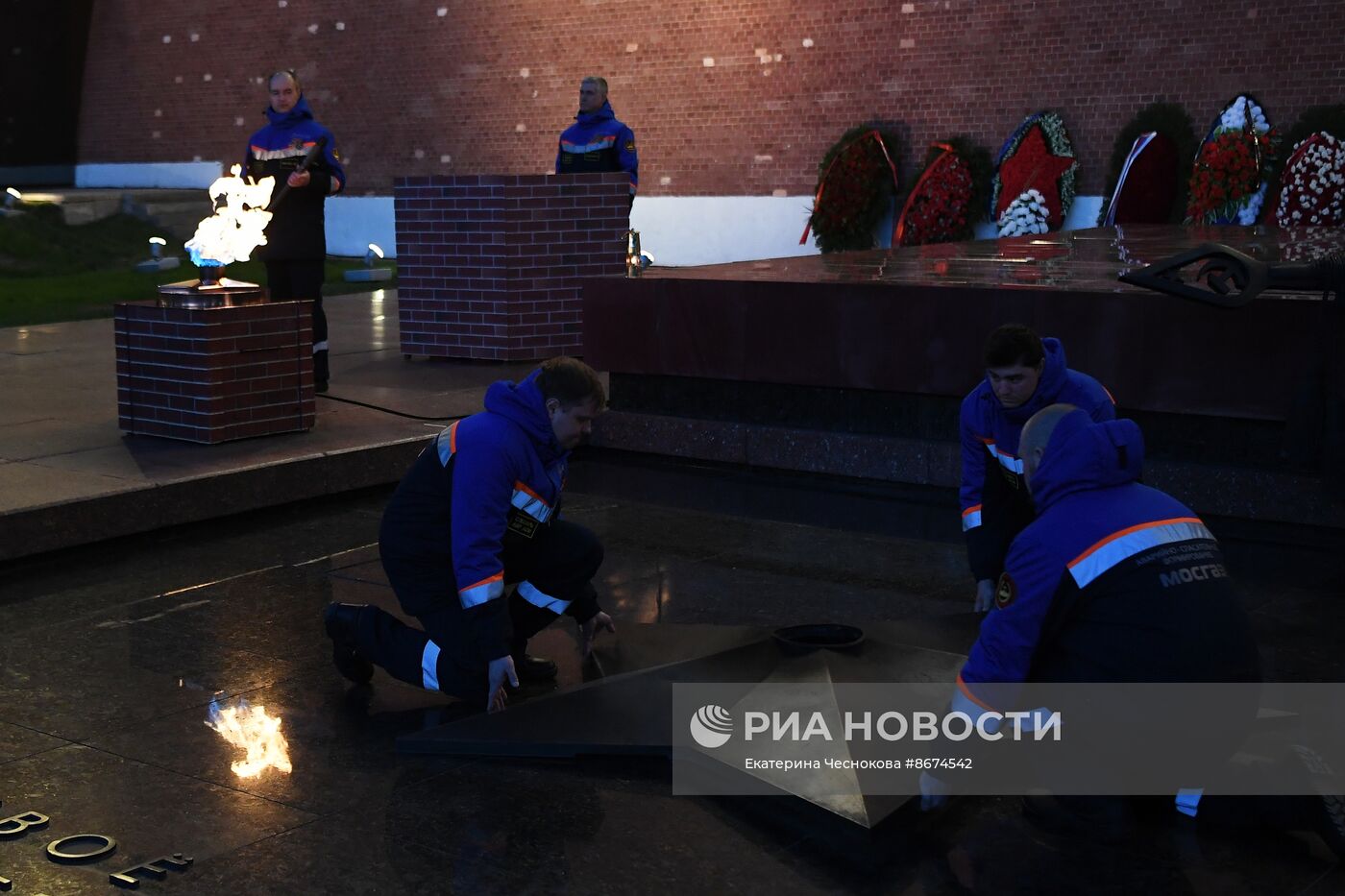 Профилактика Вечного огня в Александровском саду