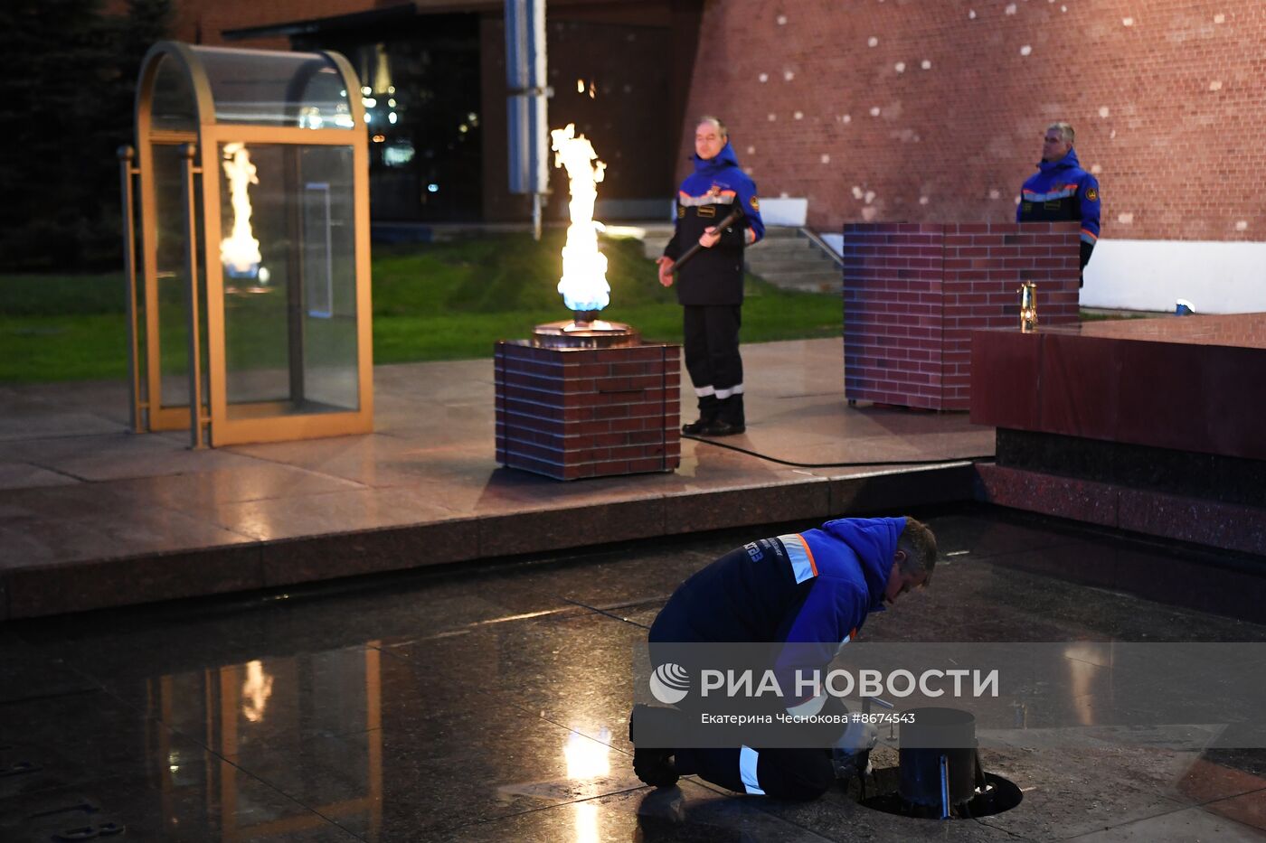 Профилактика Вечного огня в Александровском саду