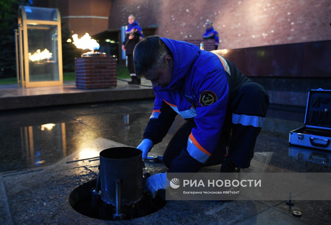 Профилактика Вечного огня в Александровском саду