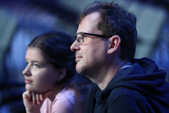 Выставка "Россия". Показ научно-фантастического художественного фильма "Москва  Кассиопея" режиссера Ричарда Викторова