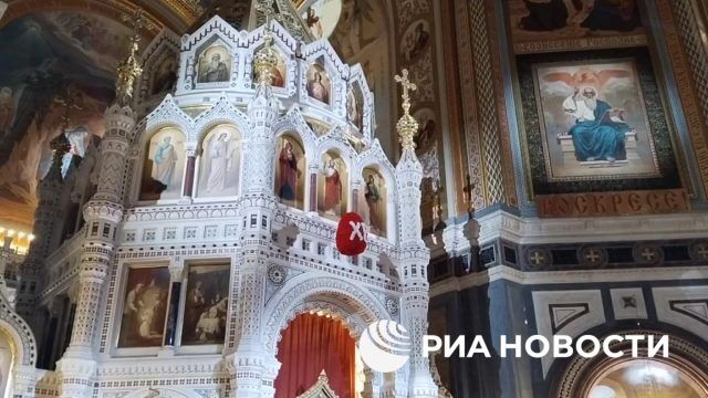 Тысячи человек собрались на пасхальное богослужение в Храме Христа Спасителя в Москве