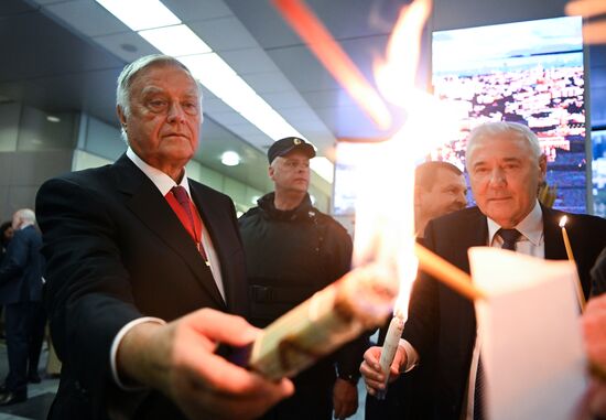 Встреча Благодатного огня в аэропорту Внуково -3