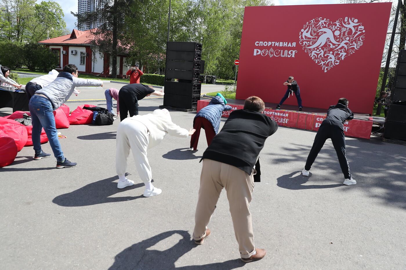 Выставка "Россия". Зарядка на площадке "Спортивная Россия" с победителем Кубка России по роуп-скипингу Юрием Данильченко