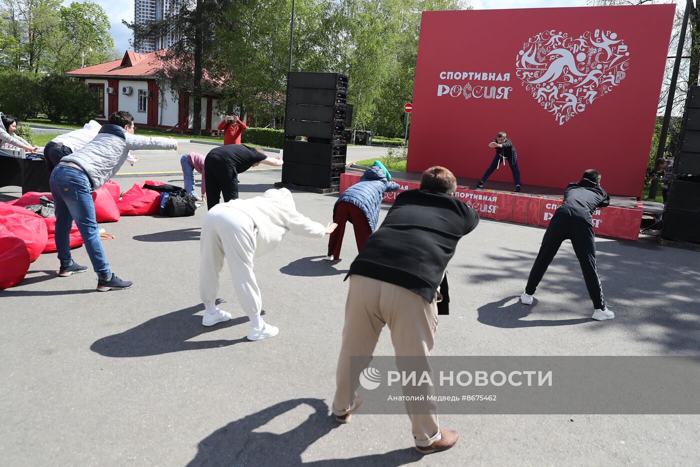 Выставка "Россия". Зарядка на площадке "Спортивная Россия" с победителем Кубка России по роуп-скипингу Юрием Данильченко