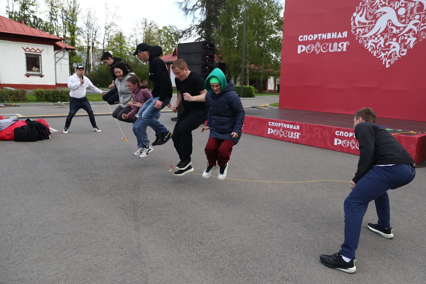 Выставка "Россия". Зарядка на площадке "Спортивная Россия" с победителем Кубка России по роуп-скипингу Юрием Данильченко