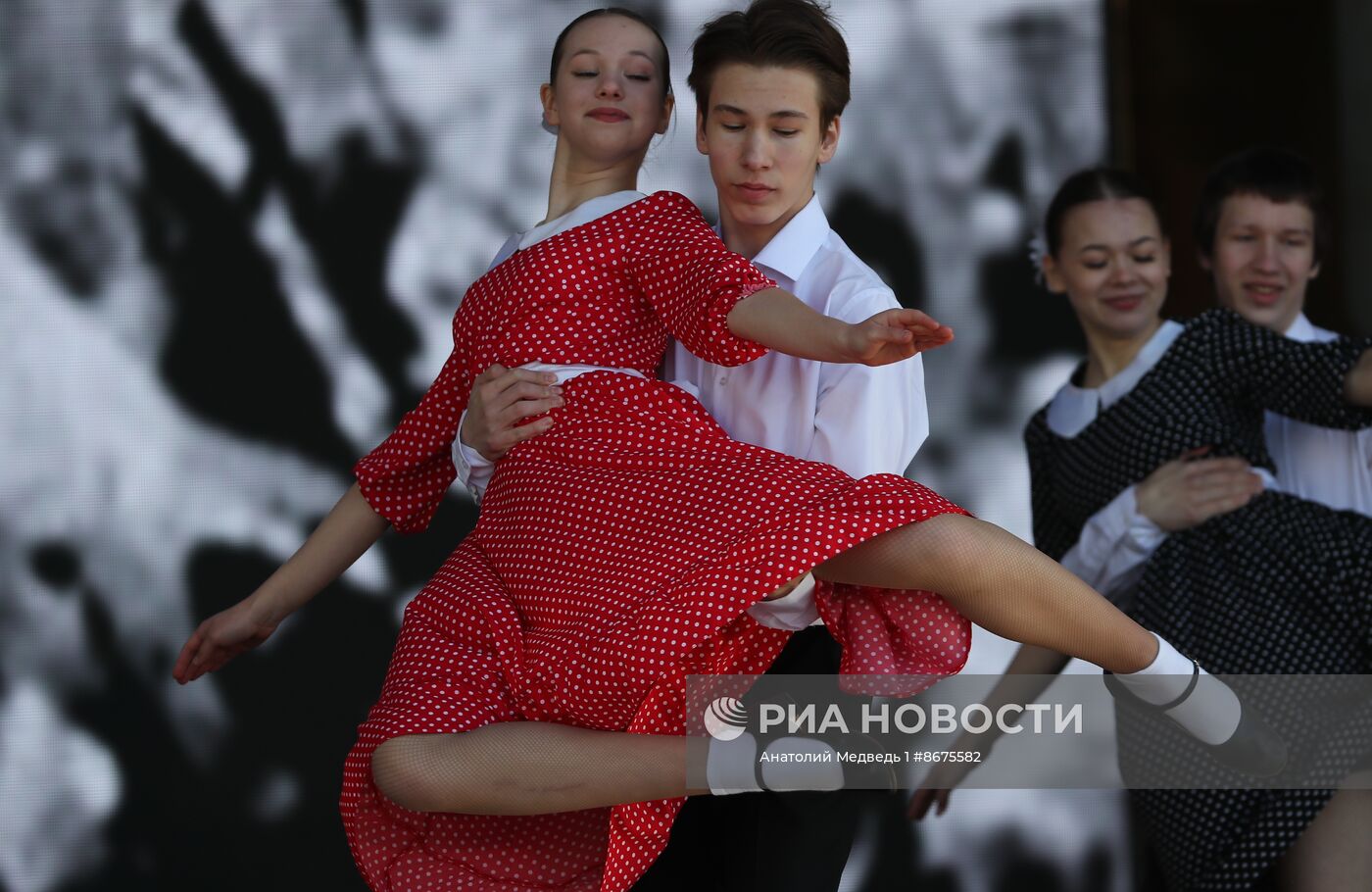 Выставка "Россия". Финал Всероссийского конкурса "Песни нашего полка"