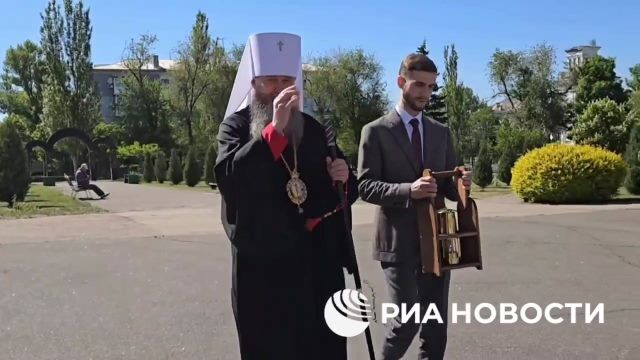 Благодатный огонь из Иерусалима доставили в Свято-Владимирский кафедральный собор в Луганске
