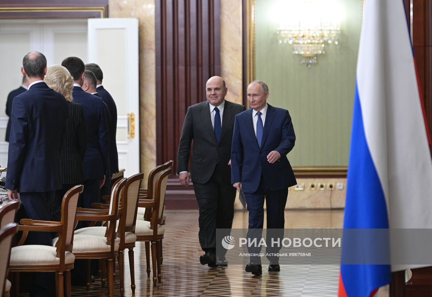 Президент Владимир Путин провел встречу с членами правительства РФ