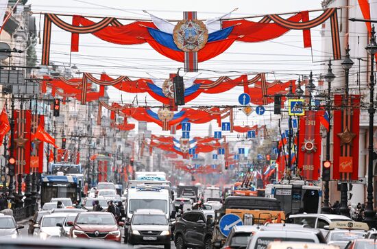 Праздничное украшение Санкт-Петербурга к 9 Мая