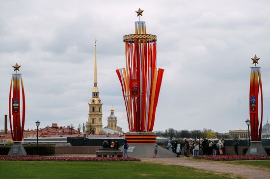 Праздничное украшение Санкт-Петербурга к 9 Мая