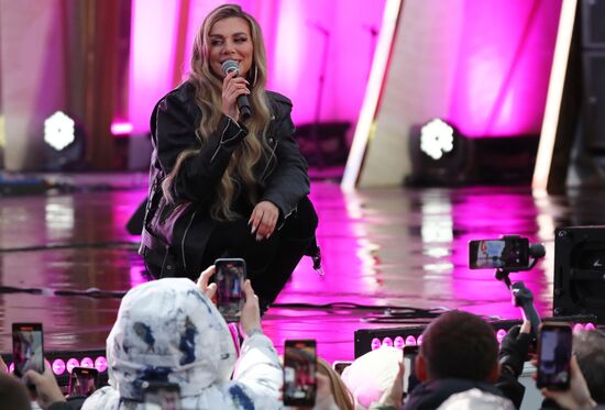 Выставка "Россия". DFM, Хит FM и Русское Радио представили свои программы