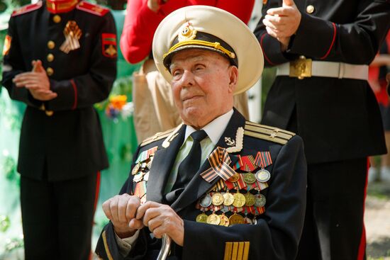Поздравление ветеранов ВОВ с наступающим Днем Победы