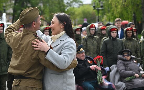 Акция "Парад у дома ветерана" в Казани