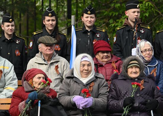 Акция "Парад у дома ветерана" в Казани