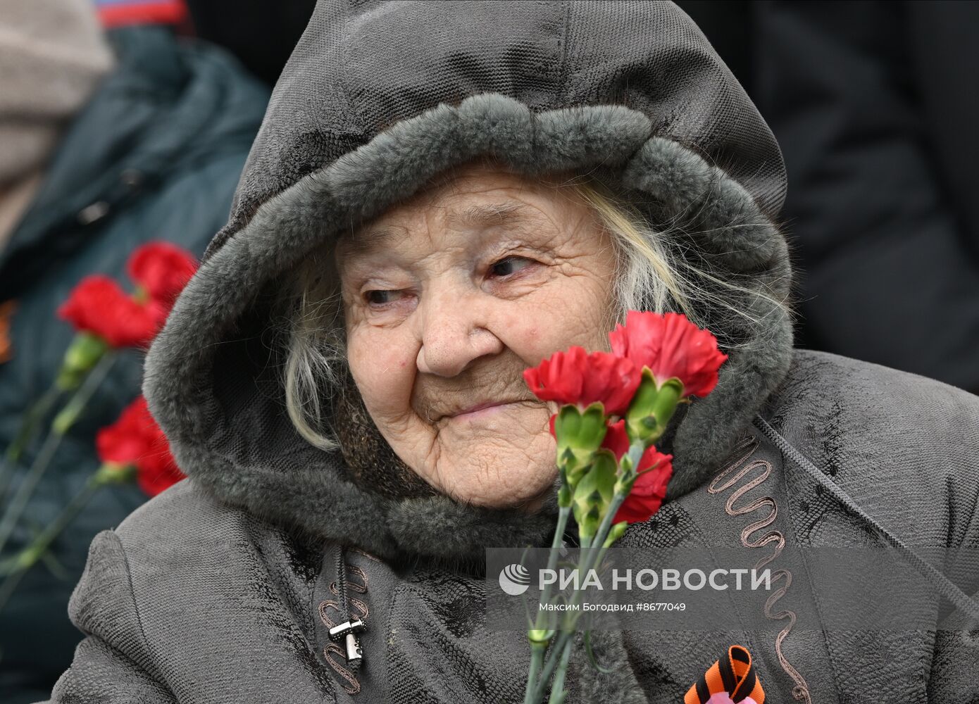 Акция "Парад у дома ветерана" в Казани