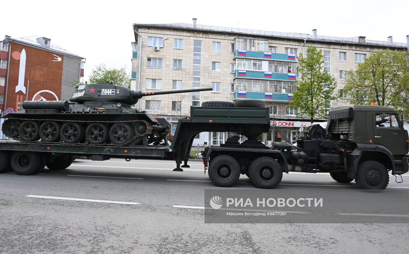 Акция "Парад у дома ветерана" в Казани