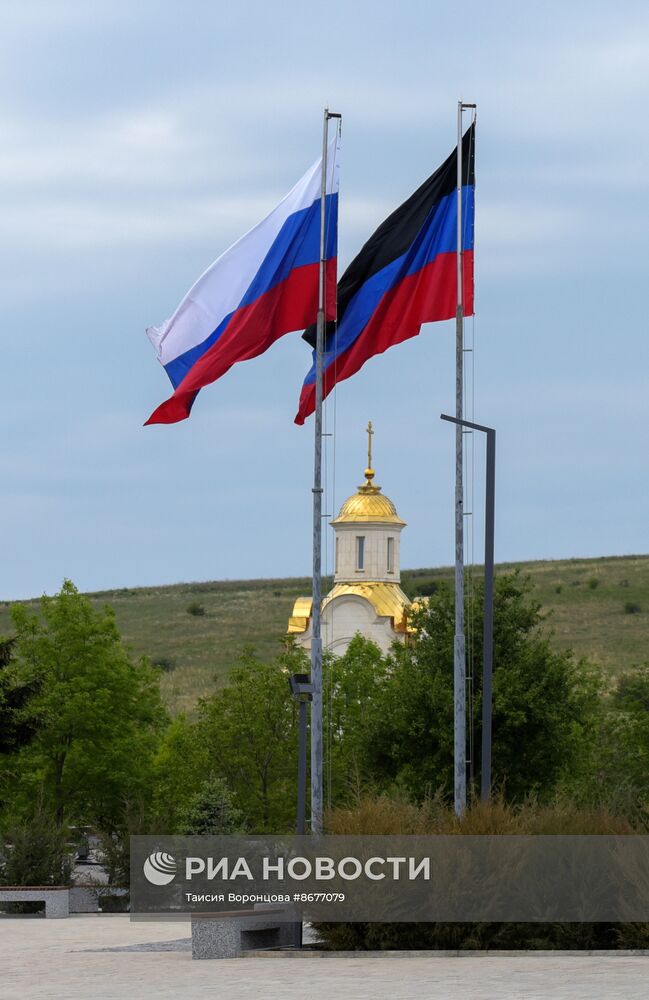 На мемориале "Саур-Могила" провели акции ко Дню Победы