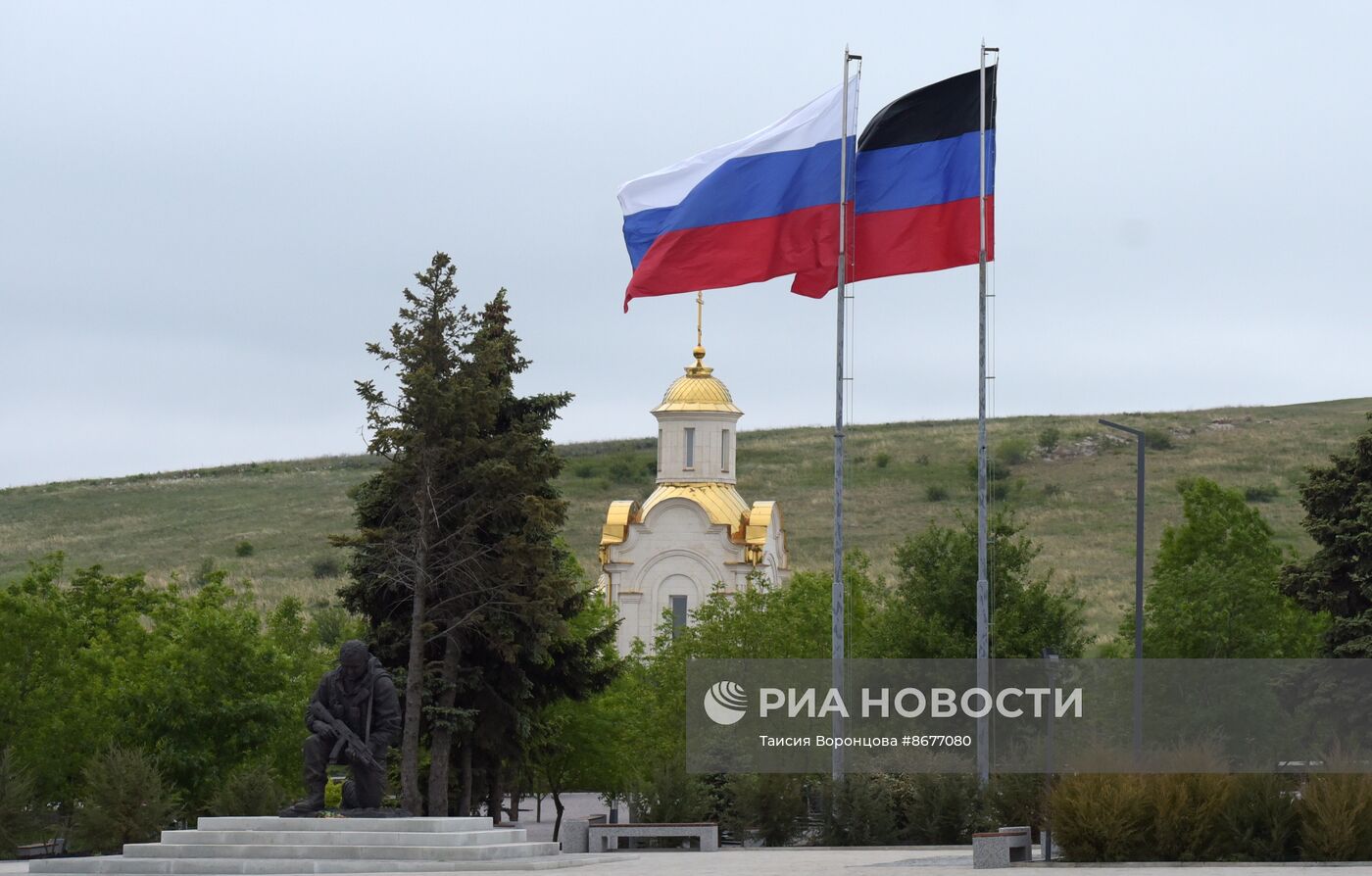 На мемориале "Саур-Могила" провели акции ко Дню Победы