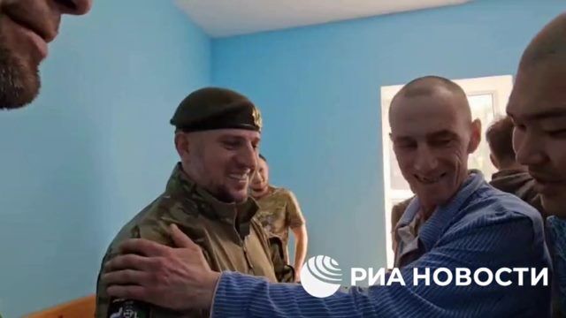 Награждение бойцов, которые почти 4 месяца героически удерживали населенный пункт в Донбассе