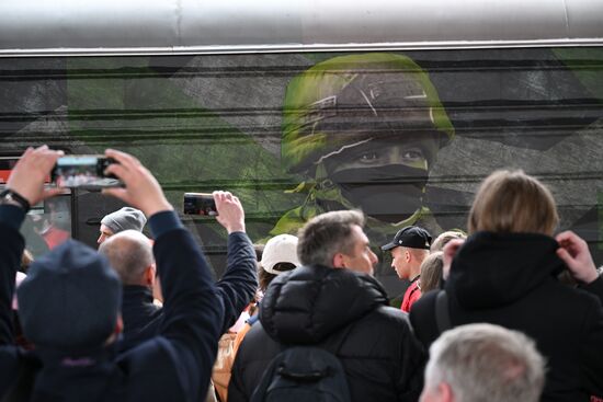 Поезд "Сила в правде" прибыл на Белорусский вокзал 