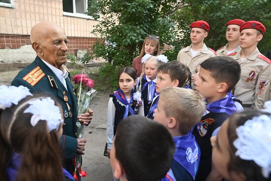 Поздравление ветеранов ВОВ в Луганске