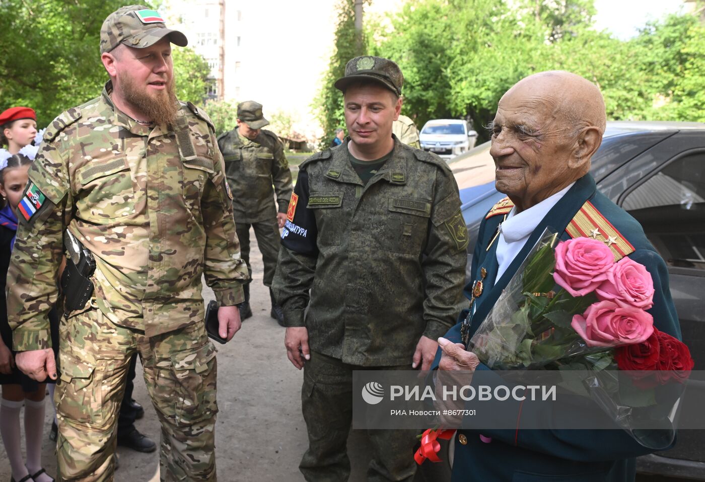 Поздравление ветеранов ВОВ в Луганске