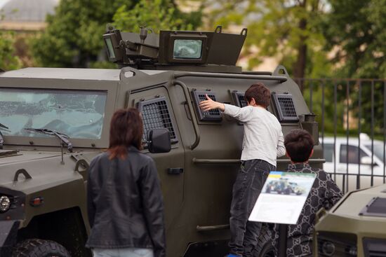 В Грозном открылась выставка трофейной техники из зоны СВО