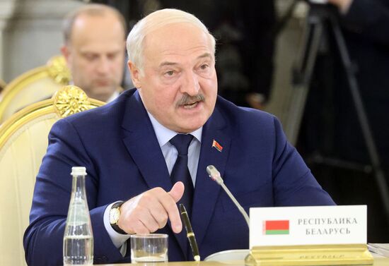 Президент России Владимир Путин принял участие в юбилейном саммите ЕАЭС в Москве