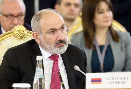 Президент России Владимир Путин принял участие в юбилейном саммите ЕАЭС в Москве