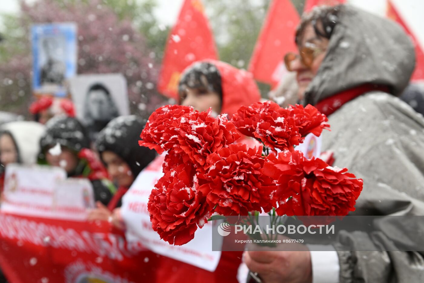 КПРФ возложила цветы к Могиле Неизвестного Солдата и к памятнику Маршалу Жукову