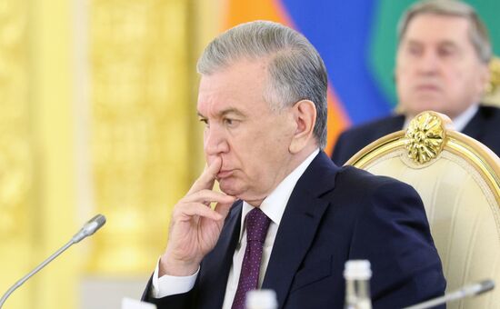 Президент России Владимир Путин принял участие в юбилейном саммите ЕАЭС в Москве