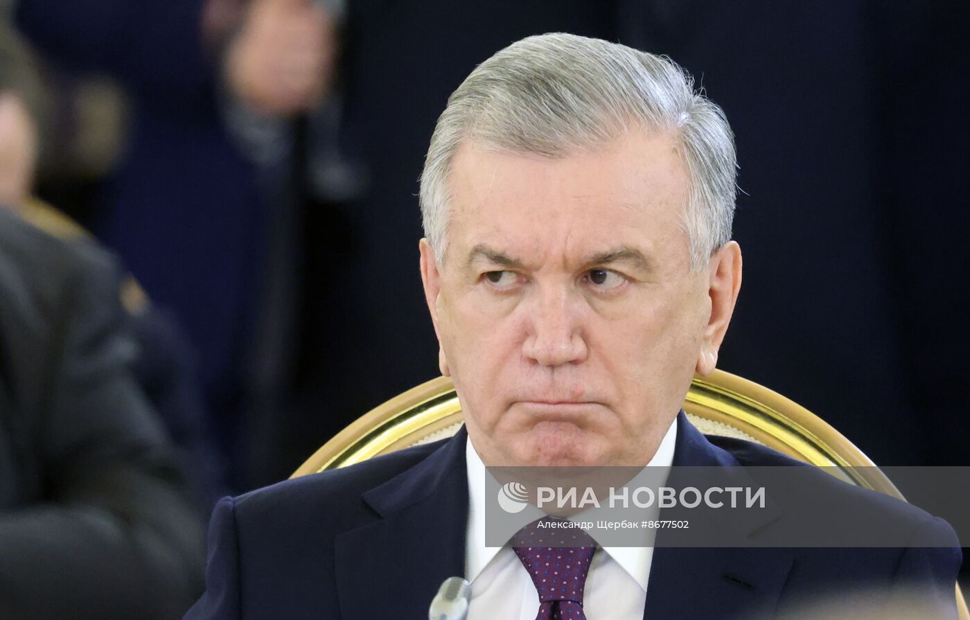 Президент России Владимир Путин принял участие в юбилейном саммите ЕАЭС в Москве