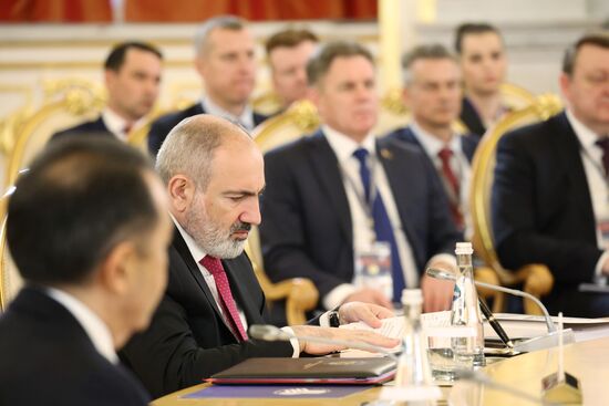 Президент России Владимир Путин принял участие в юбилейном саммите ЕАЭС в Москве