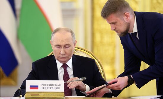 Президент России Владимир Путин принял участие в юбилейном саммите ЕАЭС в Москве