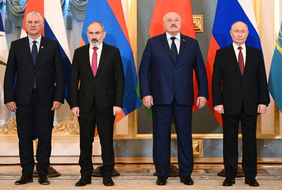 Президент России Владимир Путин принял участие в юбилейном саммите ЕАЭС в Москве