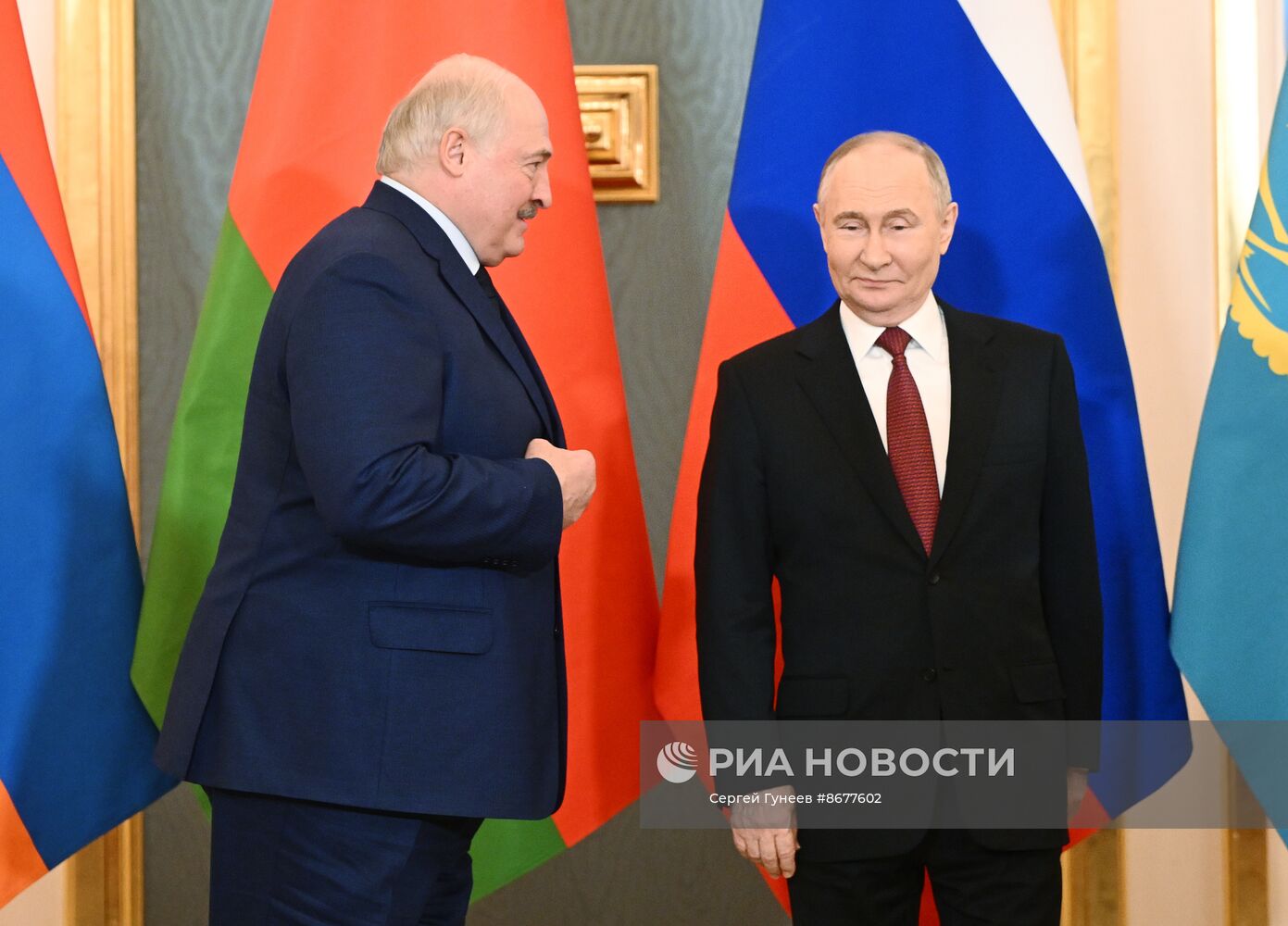 Президент России Владимир Путин принял участие в юбилейном саммите ЕАЭС в Москве