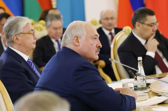 Президент России Владимир Путин принял участие в юбилейном саммите ЕАЭС в Москве