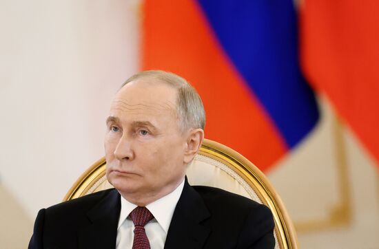Президент России Владимир Путин принял участие в юбилейном саммите ЕАЭС в Москве