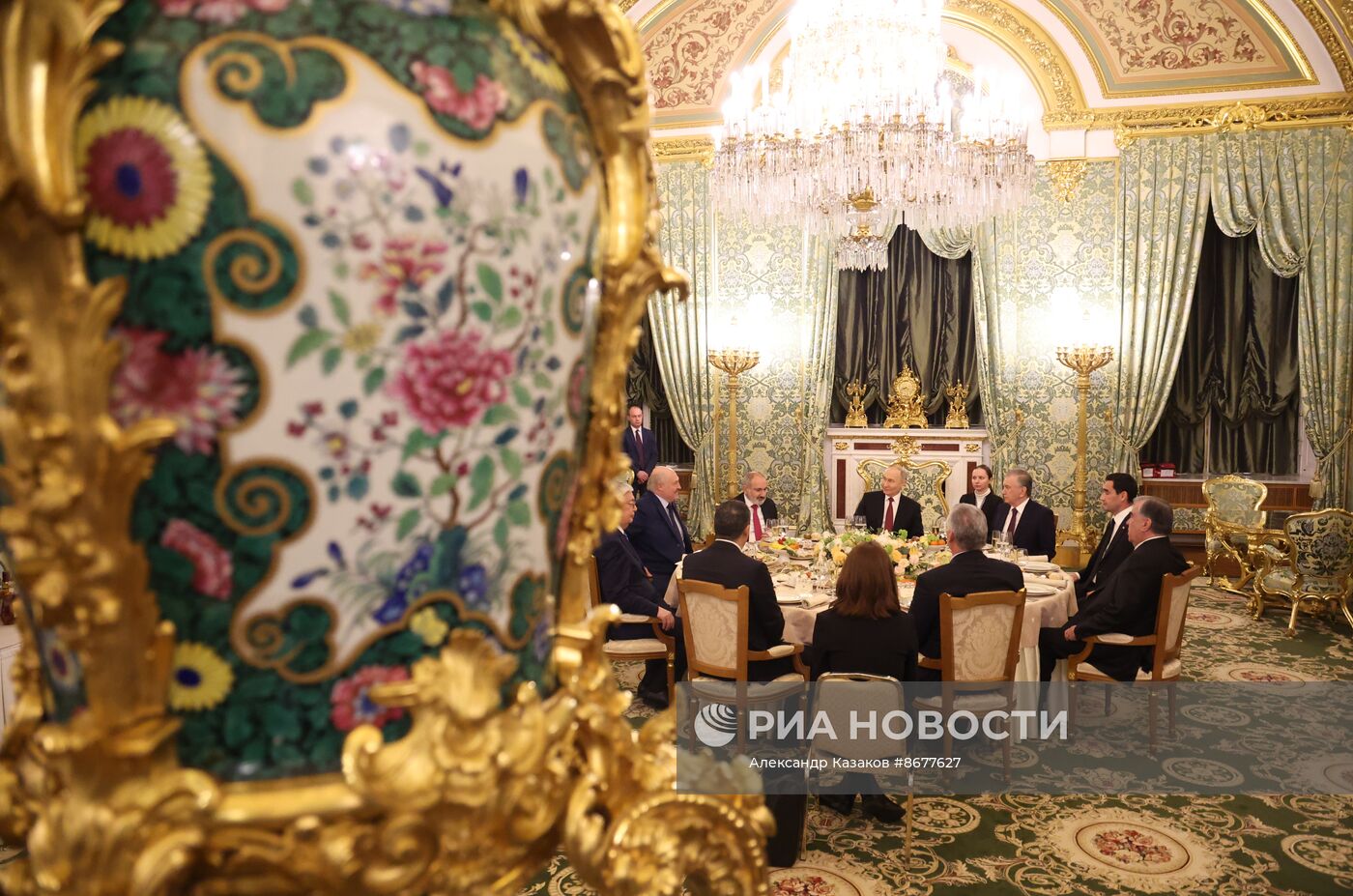 Президент России Владимир Путин принял участие в юбилейном саммите ЕАЭС в Москве