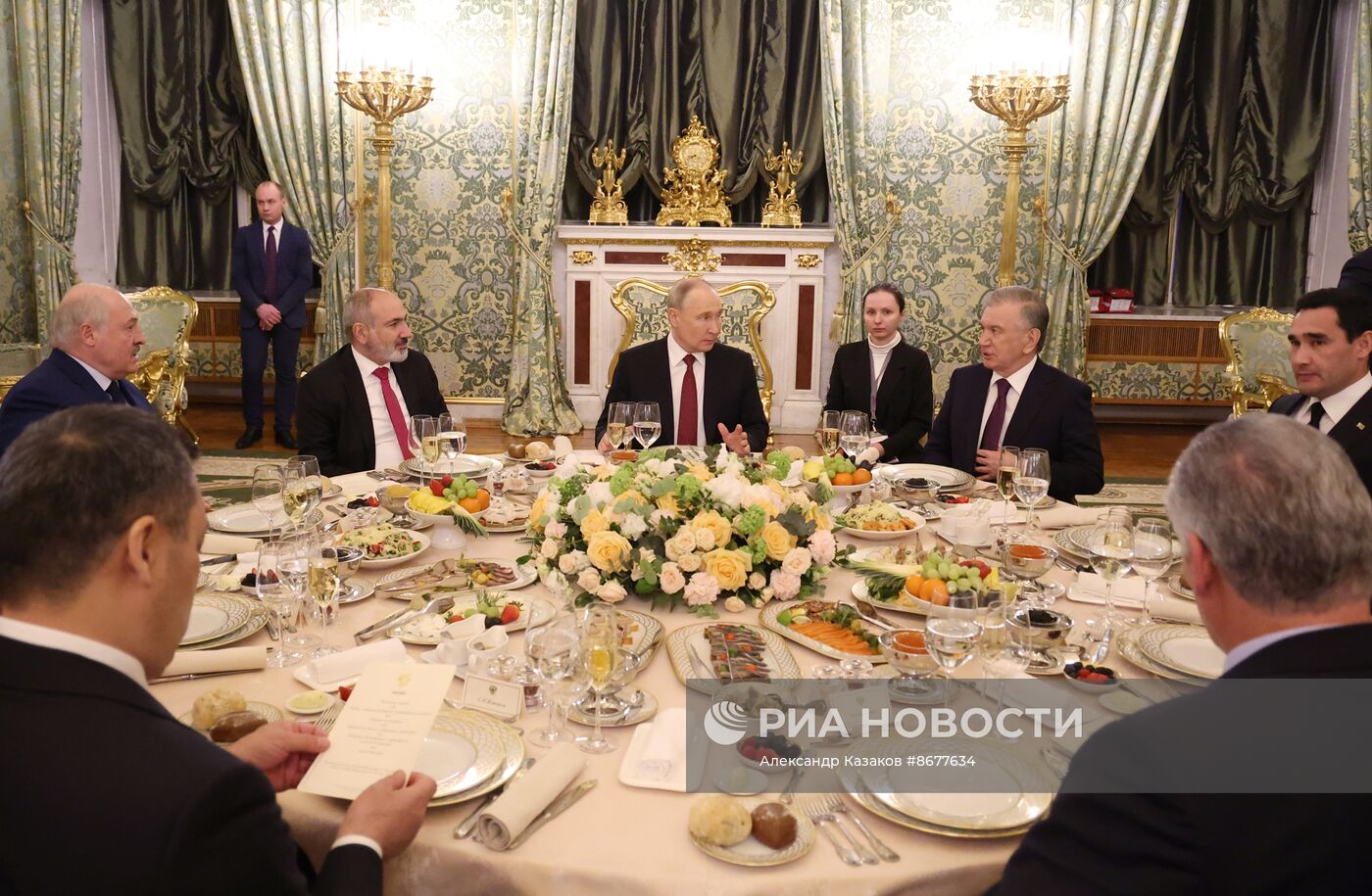 Президент России Владимир Путин принял участие в юбилейном саммите ЕАЭС в Москве