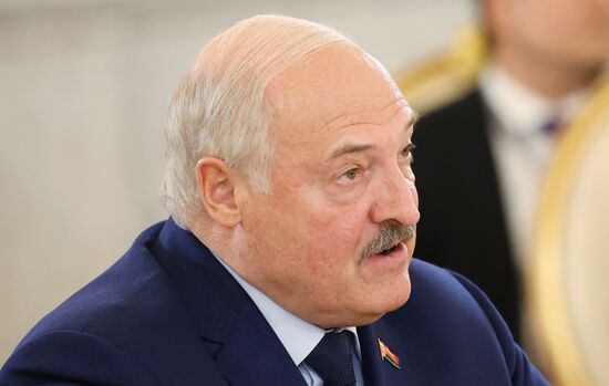 Президент России Владимир Путин принял участие в юбилейном саммите ЕАЭС в Москве