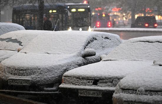 Снег в Москве