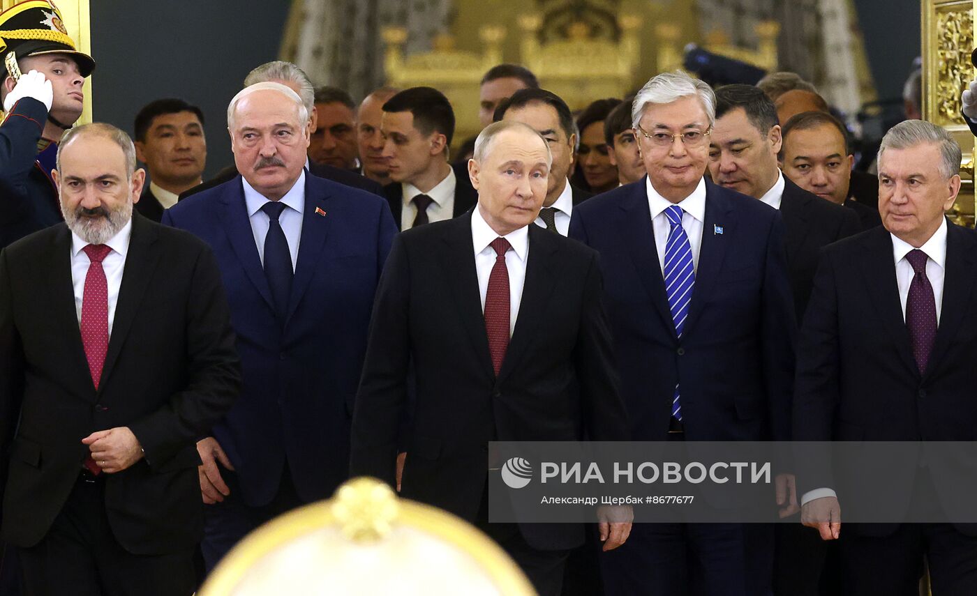 Президент России Владимир Путин принял участие в юбилейном саммите ЕАЭС в Москве