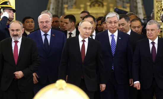 Президент России Владимир Путин принял участие в юбилейном саммите ЕАЭС в Москве