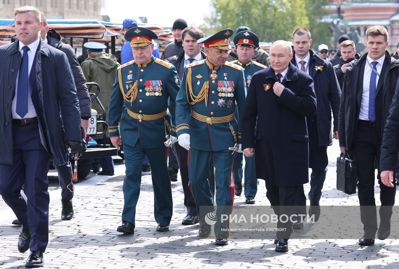 Президент Владимир Путин принял участие в параде Победы в Москве