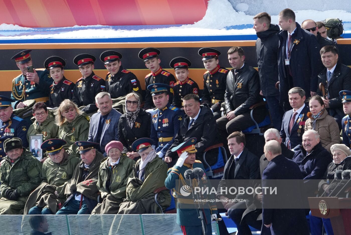 Президент Владимир Путин принял участие в параде Победы в Москве