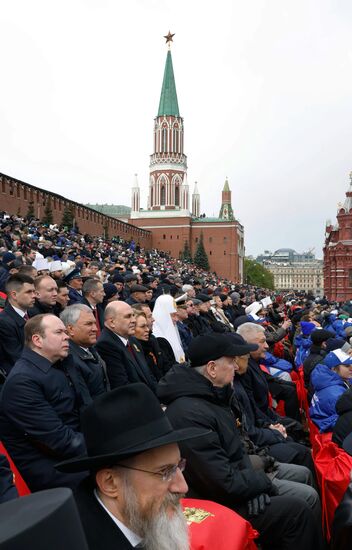 Президент Владимир Путин принял участие в параде Победы в Москве